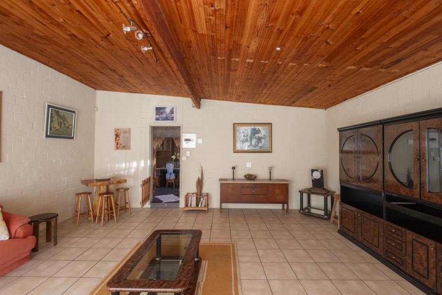 2 Bedroom Property for Sale in Skiathos Western Cape